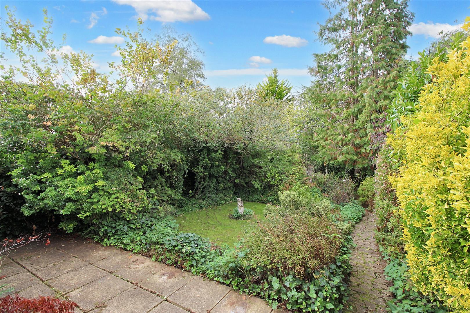 4 bed property in Warborough Avenue, Reading
